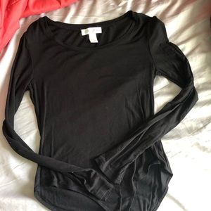 🖤 Black long sleeved body suit.